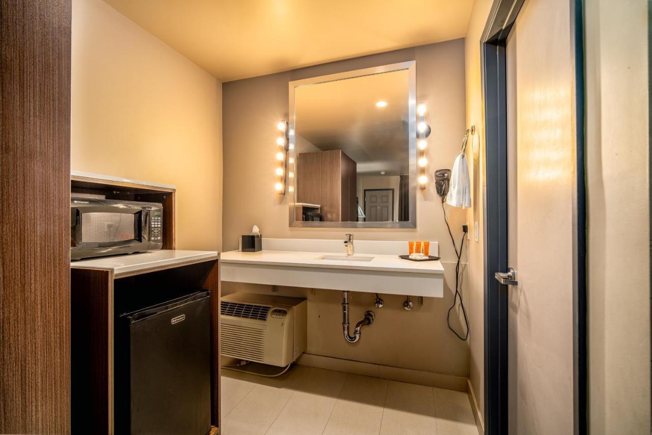 Crescent Bay Inn Лагуна Бийч Екстериор снимка